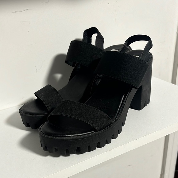 Steve Madden Black Platform Sandals - Picture 3 of 5
